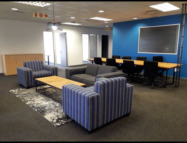2,562M² OFFICE TO LET IN IRENE